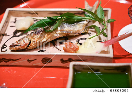 若鮎の塩焼き 蓼酢 日本酒 若鮎の塩焼き 蓼酢 日本酒 68303092