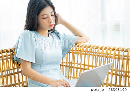 woman working and studying at home woman working and studying at home 68303149