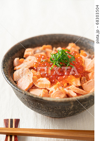 鮭いくら丼 68303504