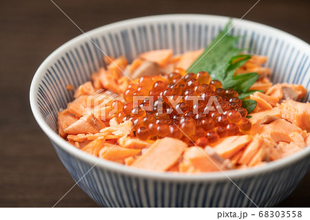 鮭いくら丼 68303558