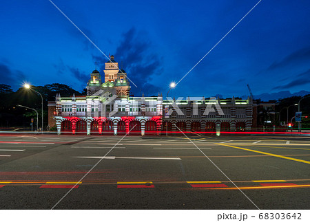 【シンガポール】ライトアップされたCentral FIre Station 68303642