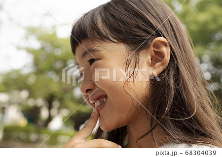 子供の歯（歯の生え始め） 68304039