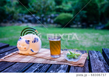 夏の夕涼み 68306737