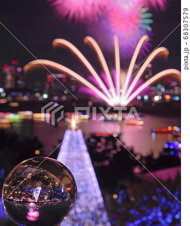 お台場レインボー花火と水晶玉の写真素材