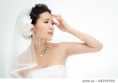 ウェディングドレスの女性 ウェディングドレスの女性 68309566