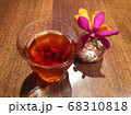 アジアンカフェのお茶と花でリラックス 68310818