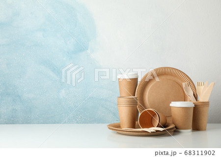 Eco - friendly tableware on white background, Eco - friendly tableware on white background, 68311902