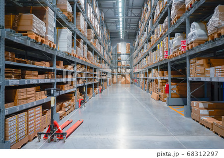 Distribution warehouse with multi-layer shelf 68312297