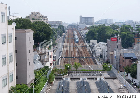 まっすぐ伸びる線路 68313281