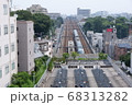 まっすぐ伸びる線路 68313282
