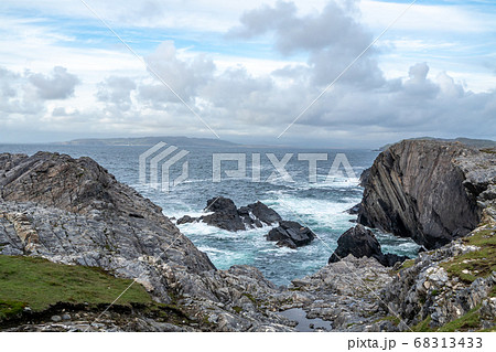 The coastline at Dawros in County Donegal - Ireland. 68313433