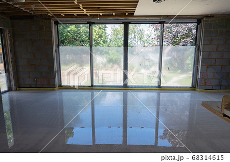 Screeding over underfloor heating pipes in residential property Screeding over underfloor heating pipes in residential property 68314615