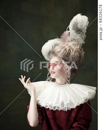 Young Woman As Marie Antoinette On Dark の写真素材