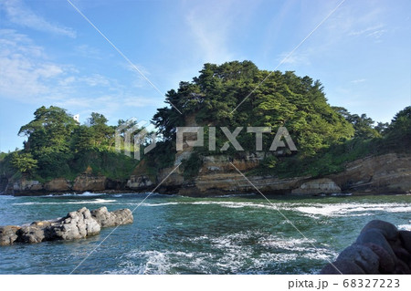 北茨城・五浦海岸ジオサイト～青空と青い海、白波と奇岩岩礁の絶景スポット(3) 68327223