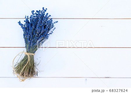 Bouquet of lavender flowers 68327624