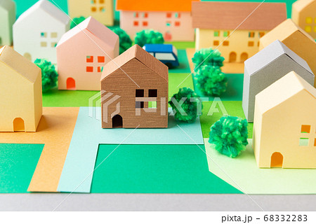 不動産色々　建築物と公道　袋地や変形地　接道義務 68332283