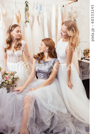 portrait of young beautiful girlfriends brides portrait of young beautiful girlfriends brides 68333245