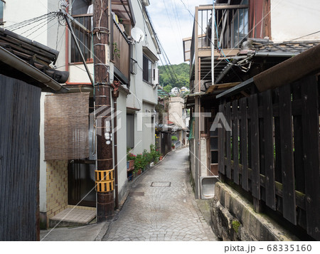 【広島県】坂の街 尾道の昔ながらの裏路地 【広島県】坂の街 尾道の昔ながらの裏路地 68335160
