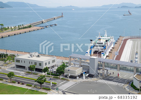展望所から眺めた高松港の景色 68335192