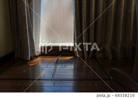 夏に威力を発揮する遮光カーテン 夏に威力を発揮する遮光カーテン 68338210