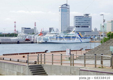 高松港のフェリー乗り場の景色 高松港のフェリー乗り場の景色 68338410