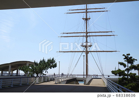 二色の浜海水浴場の帆船マストの景色 二色の浜海水浴場の帆船マストの景色 68338636