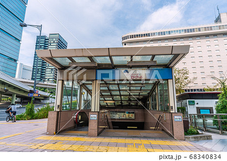 日本の東京都市景観 赤坂地下歩道出入口などを望む 日本の東京都市景観 赤坂地下歩道出入口などを望む 68340834
