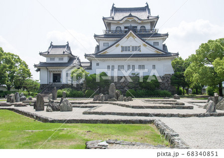 岸和田城天守と庭の景色 岸和田城天守と庭の景色 68340851