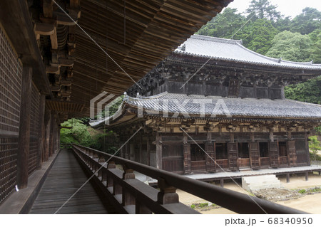 書写山円教寺食堂からの大講堂 68340950