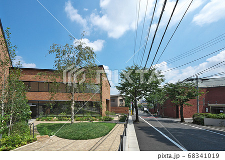 長谷川町子記念館や美術館が並ぶ、桜新町1丁目の閑静な住宅街 68341019
