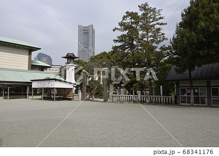 伊勢山皇大神宮　大注連柱 68341176