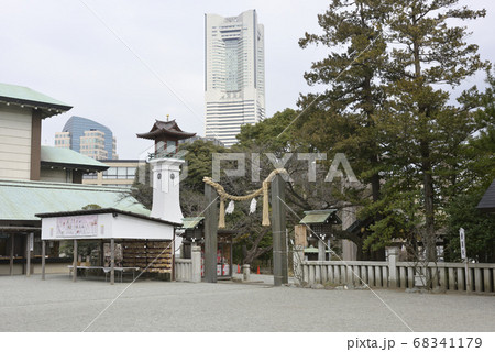 伊勢山皇大神宮　大注連柱 68341179