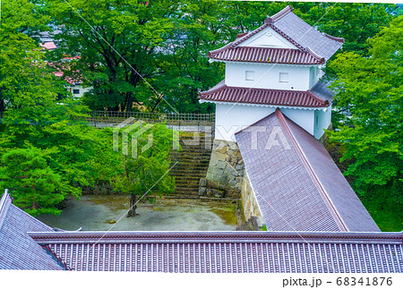 鶴ヶ城(若松城)の南走長屋と干飯櫓【福島県会津若松市追手町】 鶴ヶ城(若松城)の南走長屋と干飯櫓【福島県会津若松市追手町】 68341876