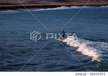 サーフィン サーファー 波乗り サーフィン サーファー 波乗り 68342053