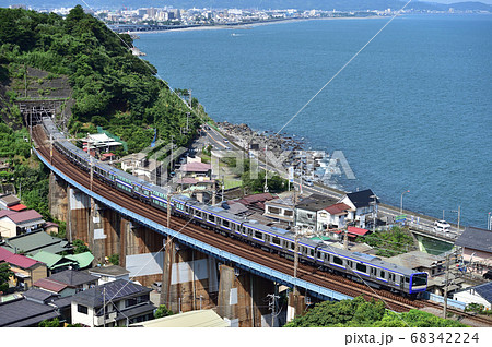 東海道本線　早川－根府川　JR東日本　E235系1000番台　横須賀線　F-01編成（鎌倉）　試運転 68342224