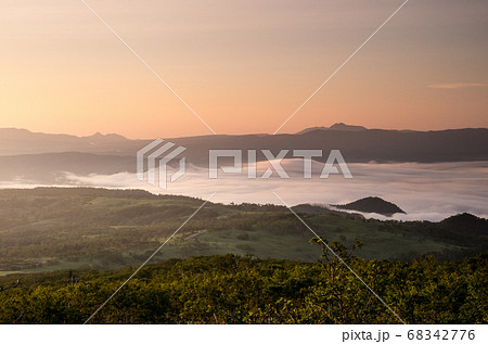 雲海迫る 68342776