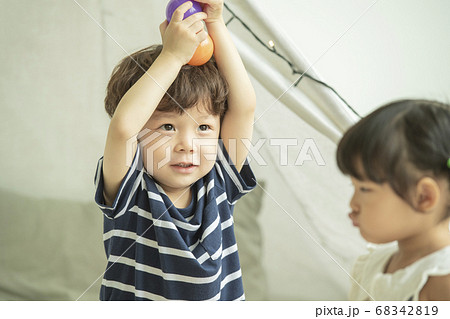 男 男性 男の子 68342819