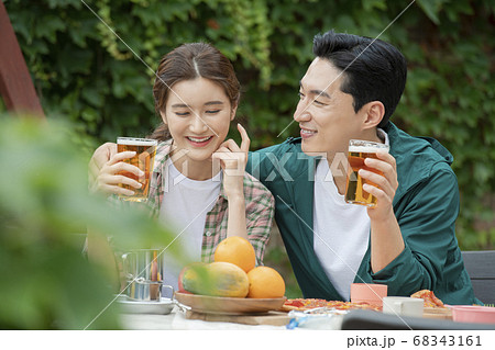 夫婦 キャンプ キャンピング 68343161