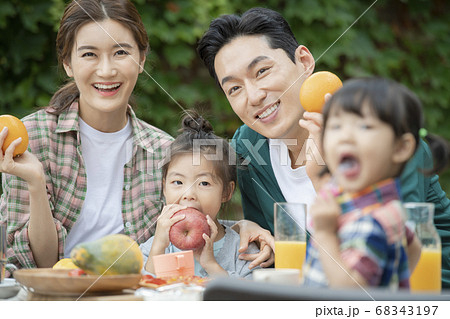 家族 ファミリー キャンプ 68343197