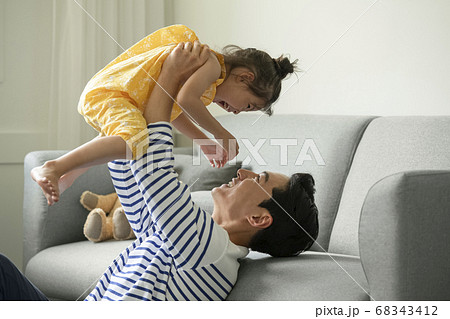 お父さん 父 パパ 68343412