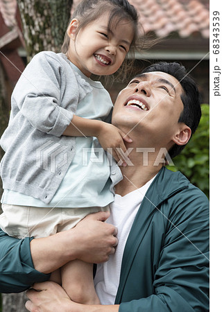 お父さん 父 パパ 68343539