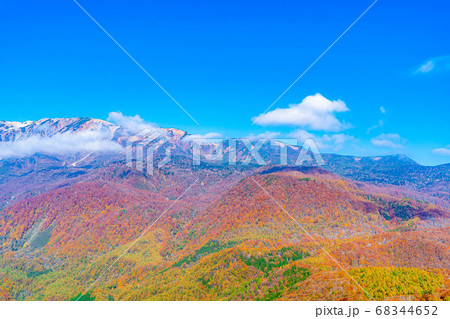 ハクバマウンテンハーバーから見る秋の白馬三山 【長野県】 ハクバマウンテンハーバーから見る秋の白馬三山 【長野県】 68344652
