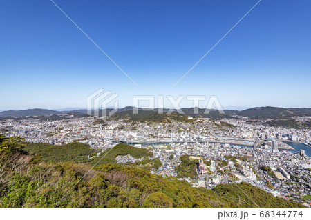 長崎県長崎市 稲佐山展望台から見る長崎市の街並み 長崎県長崎市 稲佐山展望台から見る長崎市の街並み 68344774