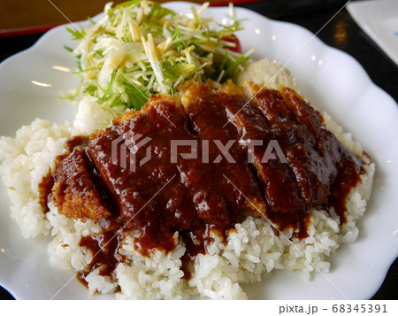 北海道・根室のB級グルメ　エスカロップ 68345391