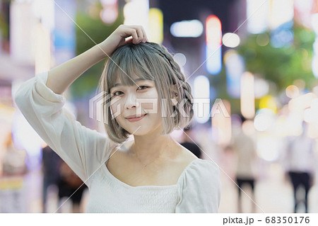 都会での夜景ポートレート 68350176