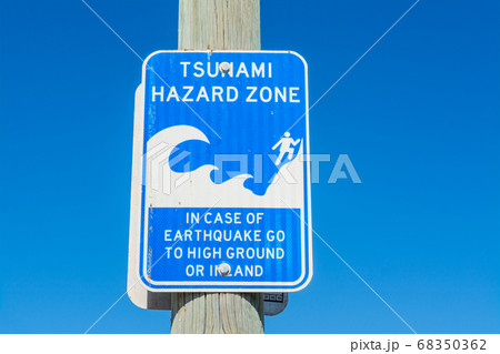 tsunami hazard zone sign in Los Angeles 68350362