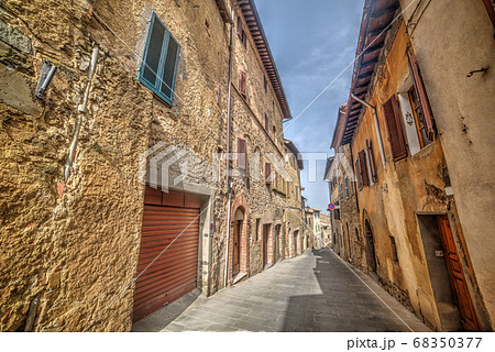 old street in Montepulciano old street in Montepulciano 68350377