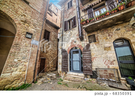 Picturesque corner in Montepulciano Picturesque corner in Montepulciano 68350391