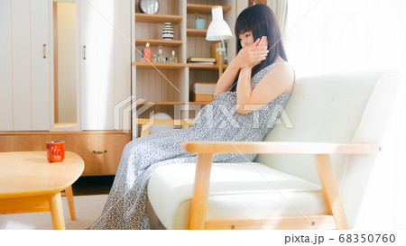 頬を抑える妊婦　虫歯など　16:9 68350760