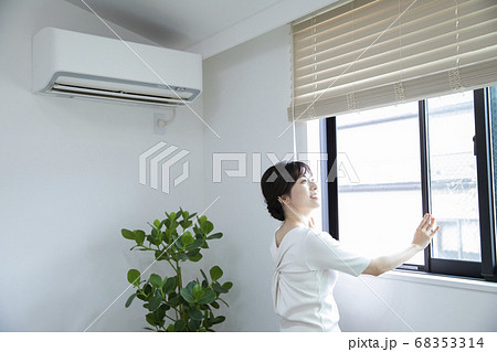 窓　換気 68353314